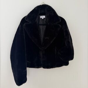 SUZY SHIER Black faux fur peak lapel short Teddy Jacket M
